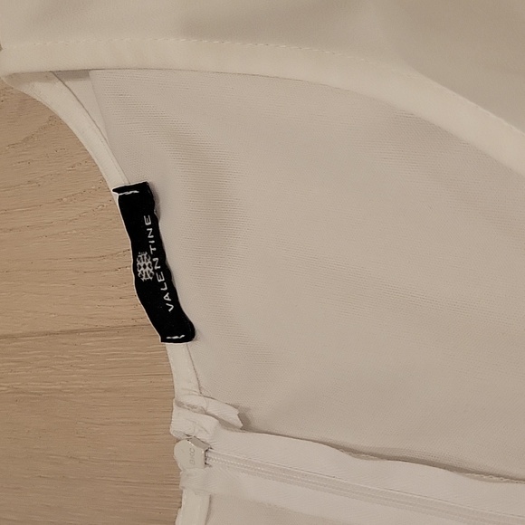 Flowy White Boho Dress - Picture 4 of 5